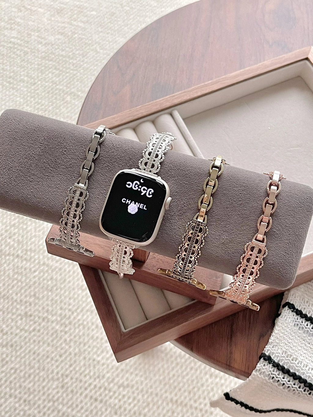 Luxury Lace Metal Band Compatible with Apple Watch Series 11 10 9 SE Ultra, Filigree Stainless Steel Bracelet for iWatch 44mm 45mm 49mm - Silver