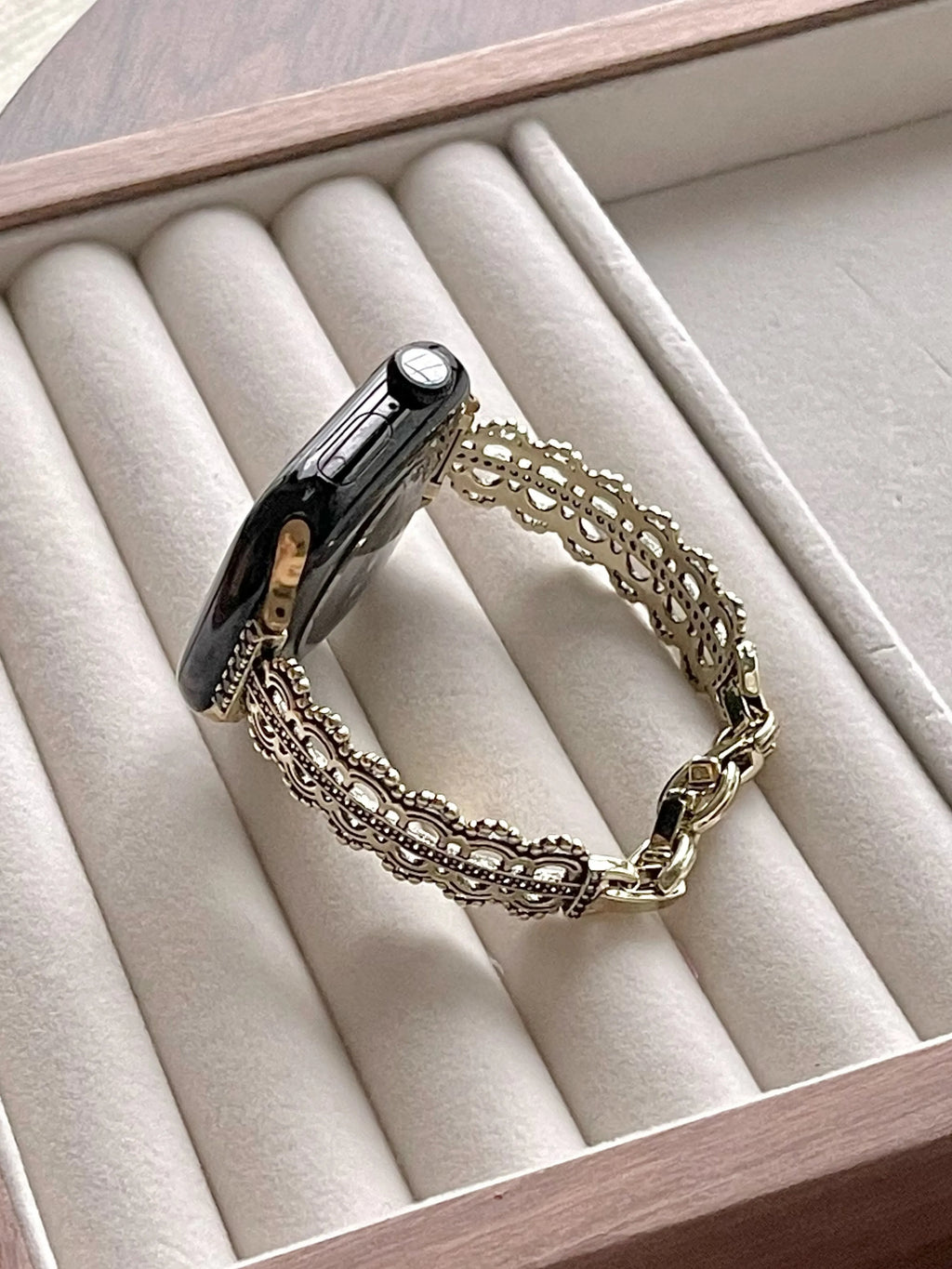 Luxury Lace Metal Band Compatible with Apple Watch Series 11 10 9 SE Ultra, Filigree Stainless Steel Bracelet for iWatch 44mm 45mm 49mm - Silver